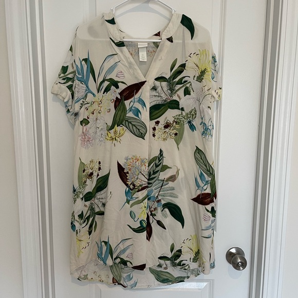 Summer dress - Picture 1 of 4